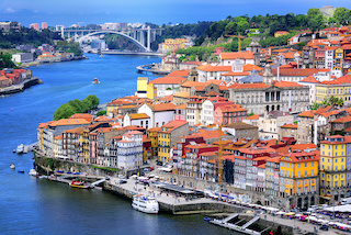 Águas do Porto, the utility responsible for urban water cycle management, has taken several measures to deal with ecosystem decline and prevent pollution, following the principles of River Basin Management Plans under the Water Framework Directive.